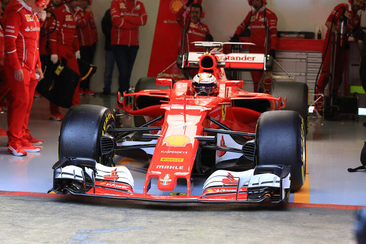 Kimi-Raeikkoenen-Ferrari-Formel-1-Test-B