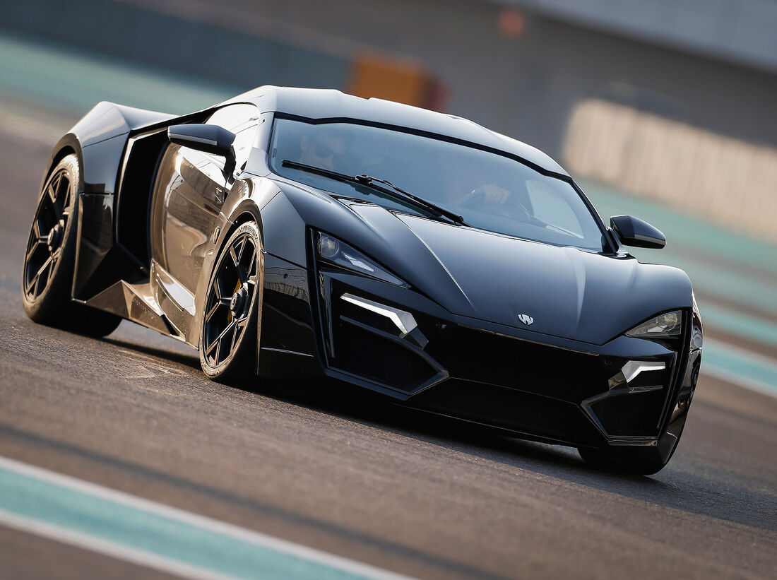 W Motors Lykan Hypersport салон