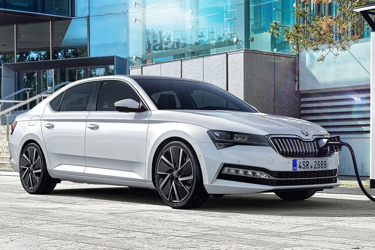 Skoda Superb Facelift (2019): Erstes Modell Mit Hybrid-Antrieb - Auto ...